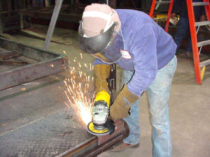 Figure 18. Hand grinding - Photo Credit: OSHA â€“ from current eTool