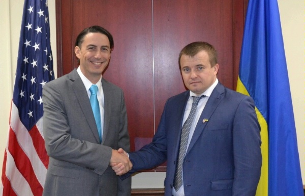 Special Envoy for International Energy Affairs Amos Hochstein and Ukraine's Energy Minister Volodymyr Demchyshyn before the fifth annual Energy Security Dialogue. 