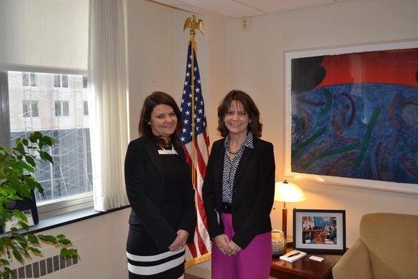 DAS Robin Dunnigan and Polish Undersecretary of State Katarzyna Kacperczyk discuss European energy security and innovation. 