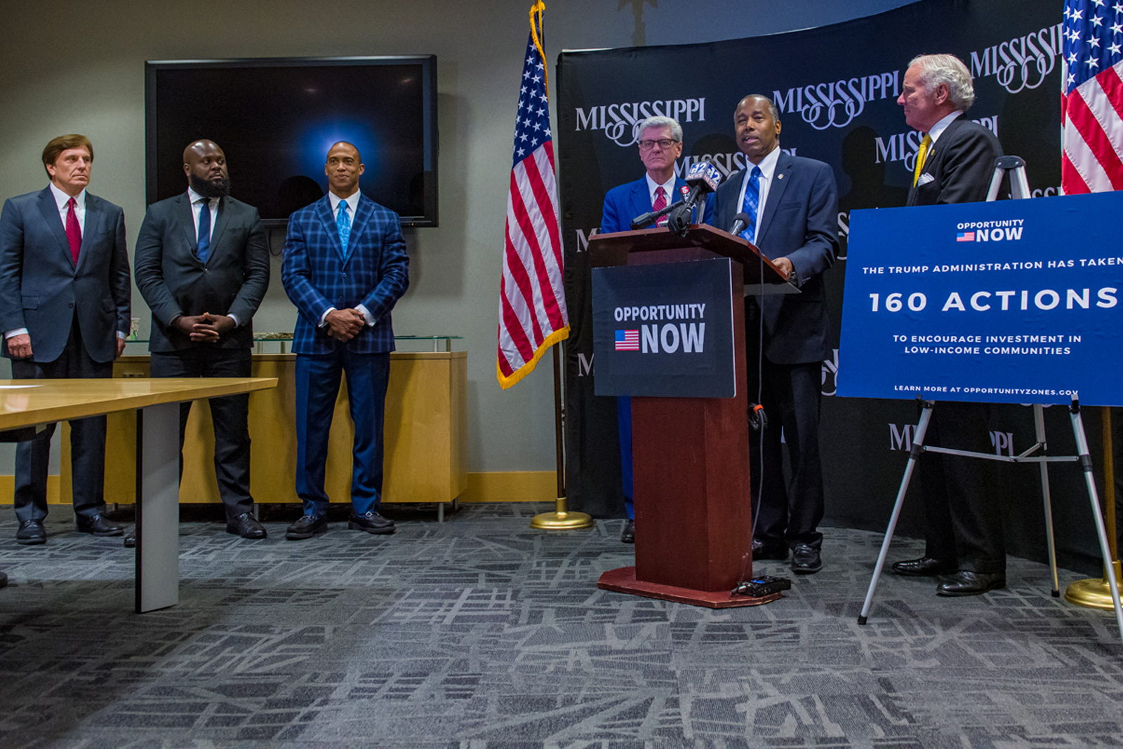Secretary Carson, joined by Governors Phil Bryant and Henry McMaster, announces 160 actions taken by the White House Opportunity and Revitalization Council to encourage investment in low-income communities
