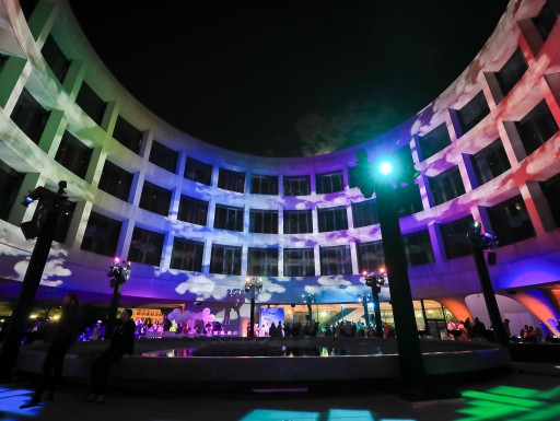 Hirshhorn lit at night.