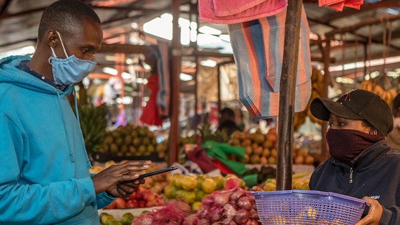 سوق في كينيا. © سامبريان مباابو/ البنك الدولي