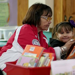 Image of a Jumpstart Senior Corps volunteer 