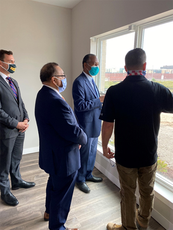 [Secretary Ben Carson hosts an affordable housing roundtable discussion and tours Broadway Lofts Apartments, located in an Opportunity Zone.]
