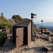 Combined seismic/GPS station LSON on Mount Hood