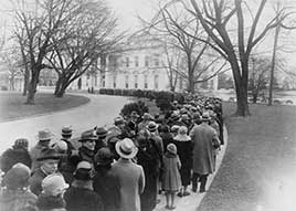 New Year reception at the White House. Photo shows thousands of citizens waiting to be received