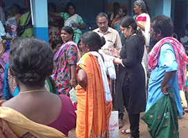 A field epidemiology resident connects with care providers and patients at a flood relief camp in Kumarakom, Kerala. Photo: Renjith Krishna