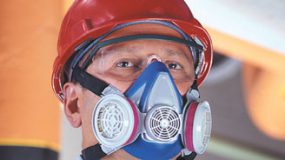 Worker wearing a flex MSA-Adv200LS respirator