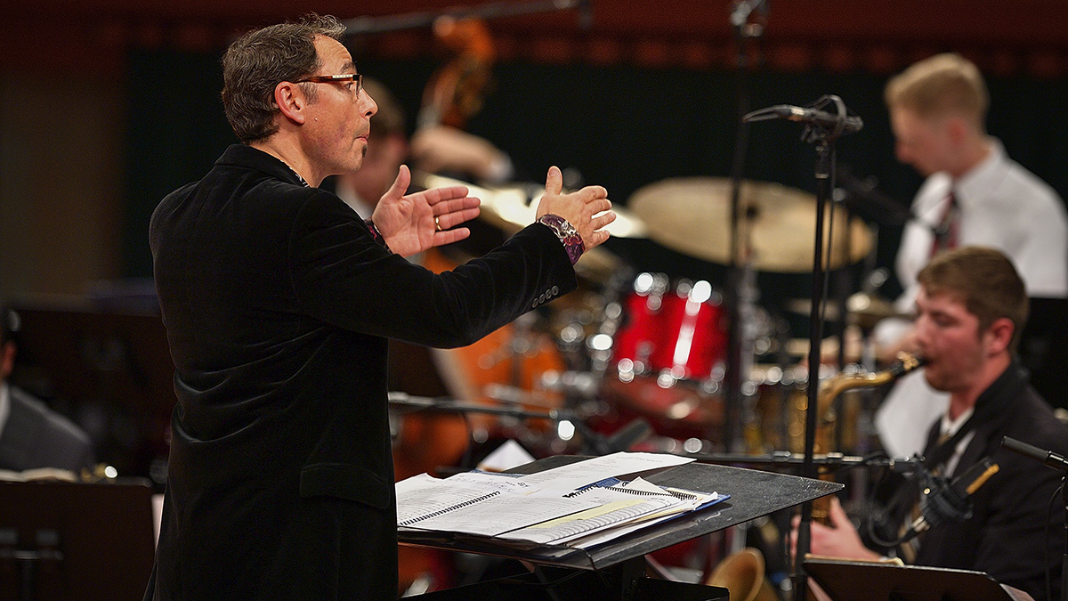 Alan Baylock directs the One O&#039;Clock Lab Band.